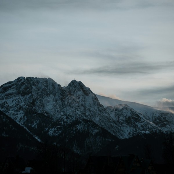 antoni-domaradzki-7AdnhqR7HUs-unsplash